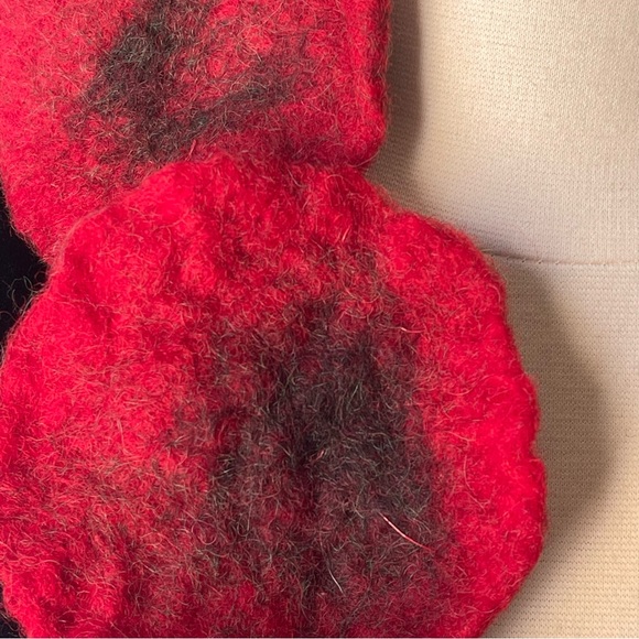 Brand New Handmade Felted Wool Flower Boa Garland Scarf - Picture 7 of 13